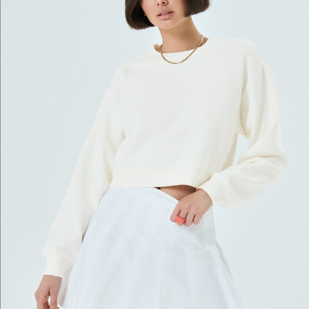 Aritzia Sunday Best Cropped Fleece Sweater